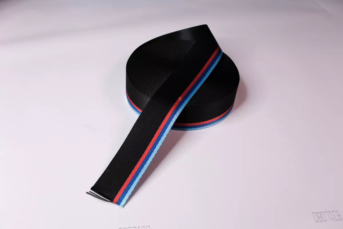 Лента ремня безопасности ЧЕРНЫЙ С ТРЕХЦВЕТНЫМ КАНТОМ BMW M